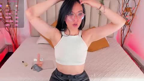 aria_velle online show from October 2025 01:51:02 PM