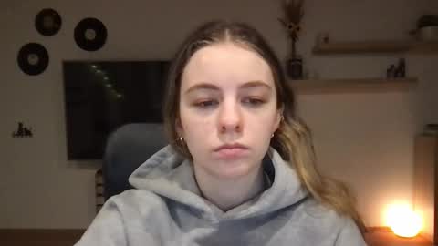 Snapshot of ariacreazy chatting on February 2025 09:33:02 PM AriaCreazy online show from February 2025 09:33:02 PM