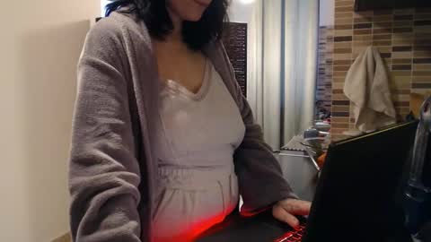 Snapshot of ariadna89 chatting on December 2025 01:04:02 PM Adriana online show from December 2025 01:04:02 PM