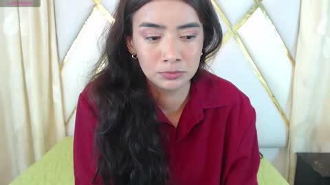 Snapshot of ariadna_wells chatting on November 2025 12:25:01 PM A R I online show from November 2025 12:25:01 PM