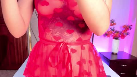 Snapshot of ariadnaholt chatting on November 2025 06:21:02 PM AriadnaHolt online show from November 2025 06:21:02 PM