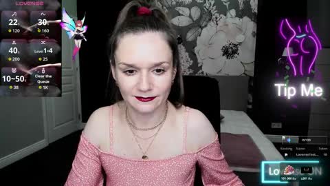 Snapshot of ariagrays chatting on October 2025 08:33:01 PM AriaGray online show from October 2025 08:33:01 PM