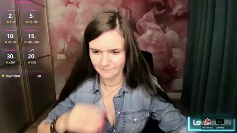 Snapshot of ariagrays chatting on October 2025 03:24:01 PM AriaGray online show from October 2025 03:24:01 PM