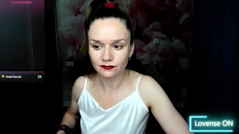 Snapshot of ariagrays chatting on November 2025 05:17:02 AM AriaGray online show from November 2025 05:17:02 AM