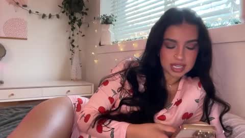 Aria  online show from December 2025 06:26:01 PM