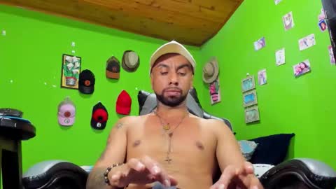 Snapshot of arian_pervert chatting on October 2025 01:06:02 PM arian pervert online show from October 2025 01:06:02 PM