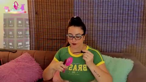 Snapshot of ariana_cross_ chatting on April 2026 12:44:02 PM Ariana Cruz online show from April 2026 12:44:02 PM