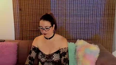 Snapshot of ariana_cross_ chatting on April 2026 01:09:02 PM Ariana Cruz online show from April 2026 01:09:02 PM