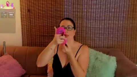 Snapshot of ariana_cross_ chatting on July 2026 12:42:01 PM Ariana Cruz online show from July 2026 12:42:01 PM