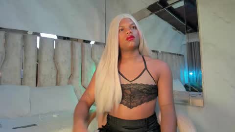 Snapshot of ariana_grande233 chatting on March 2026 11:38:01 AM ariana_grande233 online show from March 2026 11:38:01 AM