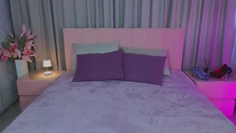 Snapshot of ariana_petite chatting on June 2026 12:11:01 AM Ariana online show from June 2026 12:11:01 AM