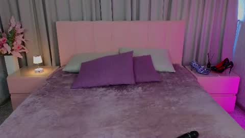 Snapshot of ariana_petite chatting on July 2026 12:26:02 AM Ariana online show from July 2026 12:26:02 AM