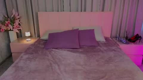 Snapshot of ariana_petite chatting on July 2026 12:13:01 AM Ariana online show from July 2026 12:13:01 AM