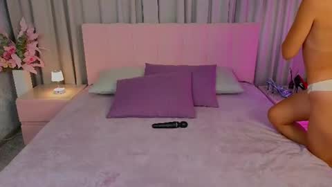 Snapshot of ariana_petite chatting on July 2026 12:27:01 AM Ariana online show from July 2026 12:27:01 AM