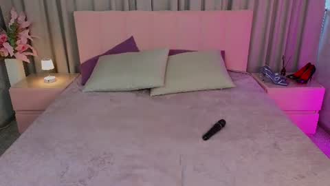 Snapshot of ariana_petite chatting on July 2026 01:08:02 AM Ariana online show from July 2026 01:08:02 AM