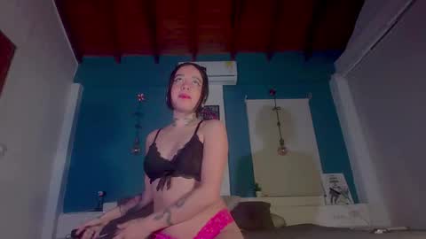 ariana_whitee online show from October 2025 10:13:02 AM