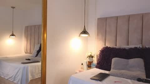 Ariana  online show from October 2025 08:22:02 PM