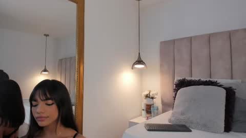 Ariana  online show from November 2025 08:08:02 PM