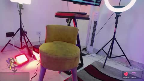 Ari  online show from November 2025 12:53:01 PM