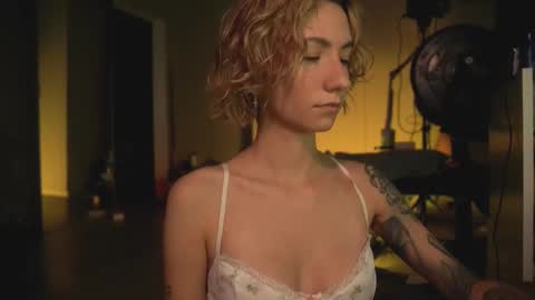 Olivka online show from March 2025 05:52:02 AM