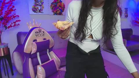 Snapshot of arianna_sweeet chatting on March 2025 04:04:01 AM arianna_sweeet online show from March 2025 04:04:01 AM