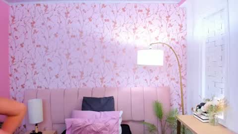 Arianna online show from October 2025 12:06:01 PM