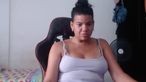 Snapshot of ariannaloovel chatting on July 2026 05:18:01 PM ariannaloovel online show from July 2026 05:18:01 PM