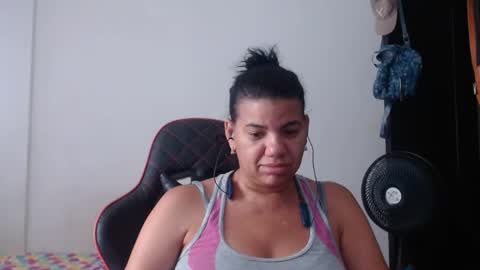 Snapshot of ariannaloovel chatting on July 2026 04:33:01 PM ariannaloovel online show from July 2026 04:33:01 PM