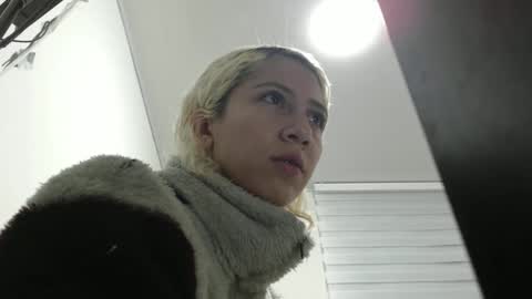 Snapshot of aribunnie chatting on September 2025 04:58:01 AM Ari Bunnie  online show from September 2025 04:58:01 AM