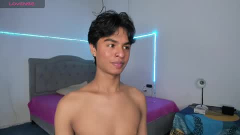 ariel_adan online show from May 2026 09:53:01 PM