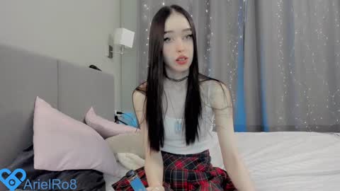 Snapshot of ariel_rouse chatting on December 2024 05:37:01 PM Ariel online show from December 2024 05:37:01 PM