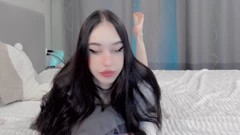 Snapshot of ariel_rouse chatting on December 2024 09:16:01 PM Ariel online show from December 2024 09:16:01 PM