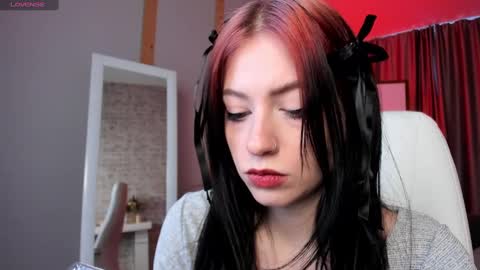 Snapshot of arielabradberry chatting on December 2024 11:40:01 AM Ariel online show from December 2024 11:40:01 AM