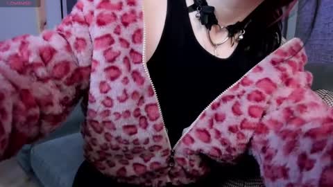 Snapshot of arielabradberry chatting on February 2025 03:24:02 PM Ariel online show from February 2025 03:24:02 PM