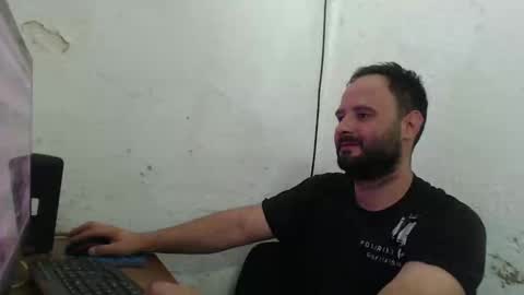 Snapshot of arield85 chatting on December 2024 09:45:01 PM Ariel online show from December 2024 09:45:01 PM