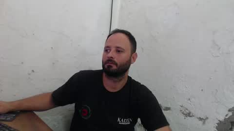 Snapshot of arield85 chatting on December 2025 04:46:02 PM Ariel online show from December 2025 04:46:02 PM