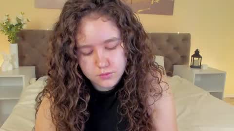 Snapshot of ariella_sol chatting on June 2026 01:06:02 AM Ariella GTM3 Tue Wed Thu Fri Sat 0400 am-1030pm online show from June 2026 01:06:02 AM