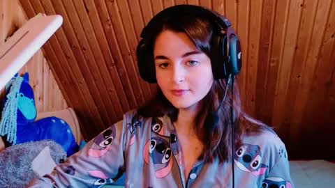 arielstonks_lovee online show from February 2026 03:17:01 AM