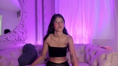 Snapshot of arietta_skinny chatting on June 2026 09:19:02 PM Arietta online show from June 2026 09:19:02 PM