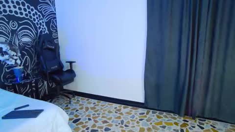 Ari online show from December 2025 09:45:02 PM