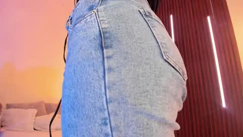  Arianna  online show from April 2026 12:43:02 PM