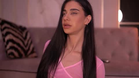 Arina online show from November 2025 06:30:02 PM