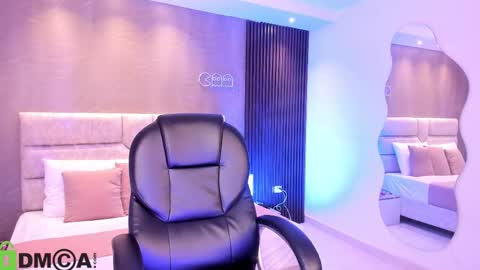 Ari  online show from October 2025 12:51:02 AM