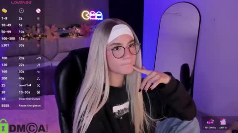 Ari  online show from December 2025 01:55:01 AM