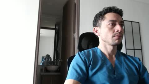 Armand online show from October 2025 05:32:02 PM