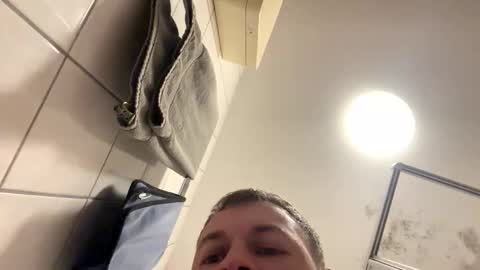 armyskater32 online show from December 2025 09:00:02 PM