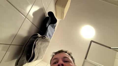 armyskater32 online show from April 2026 08:06:01 PM