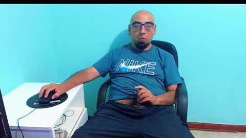 arnelux72 online show from February 2025 05:19:01 AM