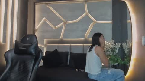 Arohom Lester online show from November 2025 10:45:02 AM