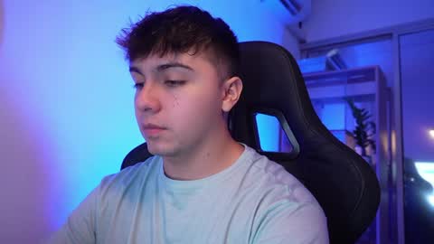 aron__cooper online show from April 2026 01:17:01 AM